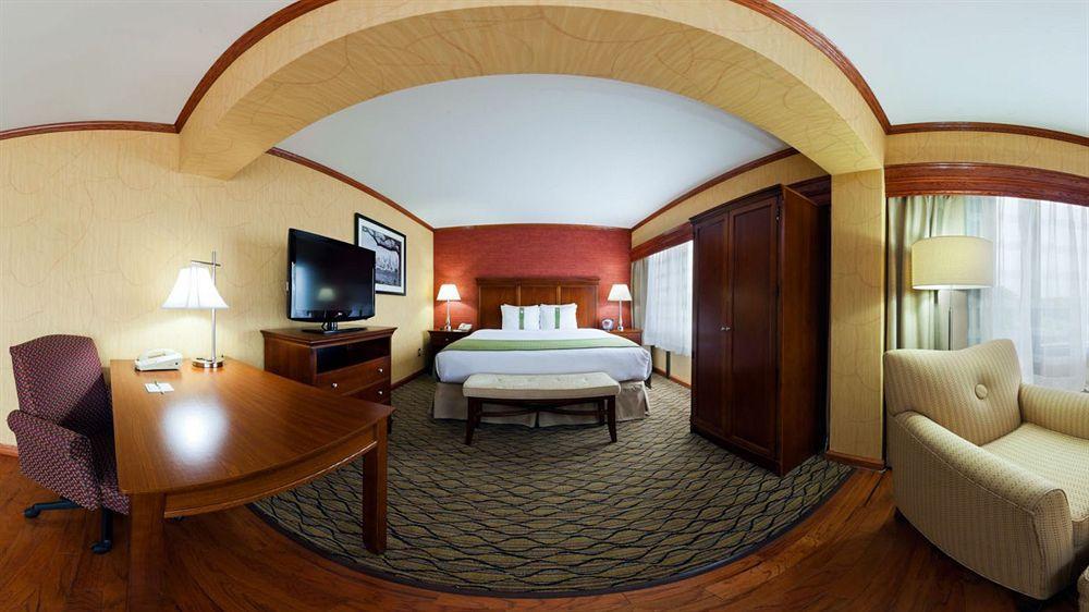 Hotel Holiday - Newark By Ihg 4*
