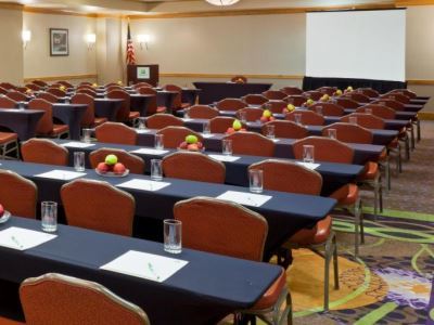 - Newark By Ihg Clark